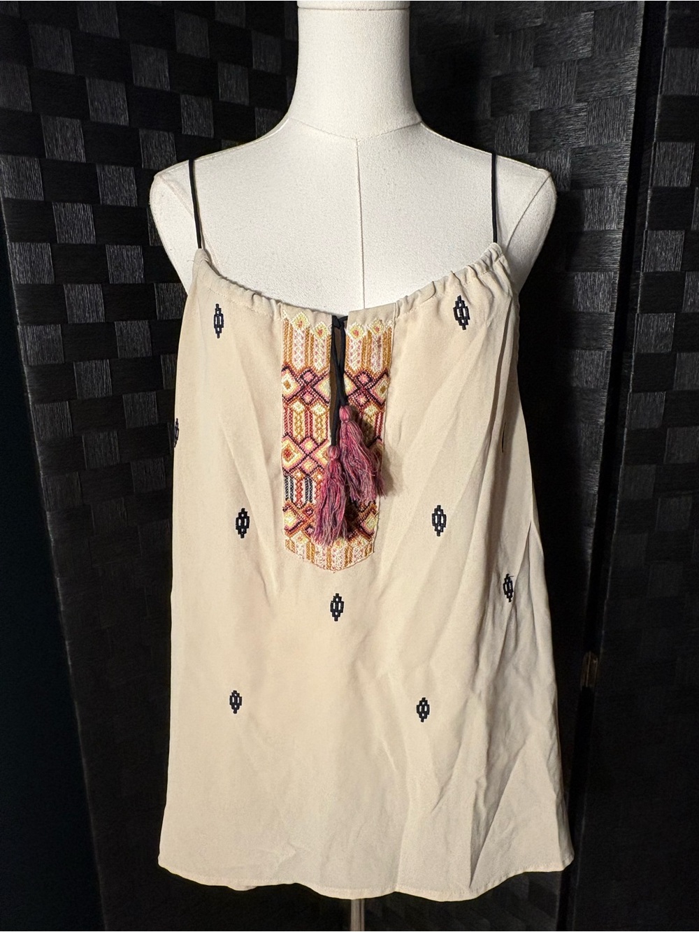 Esley Boho Embroidered Tan Aztec Flowy Tank Top tassels Size Large